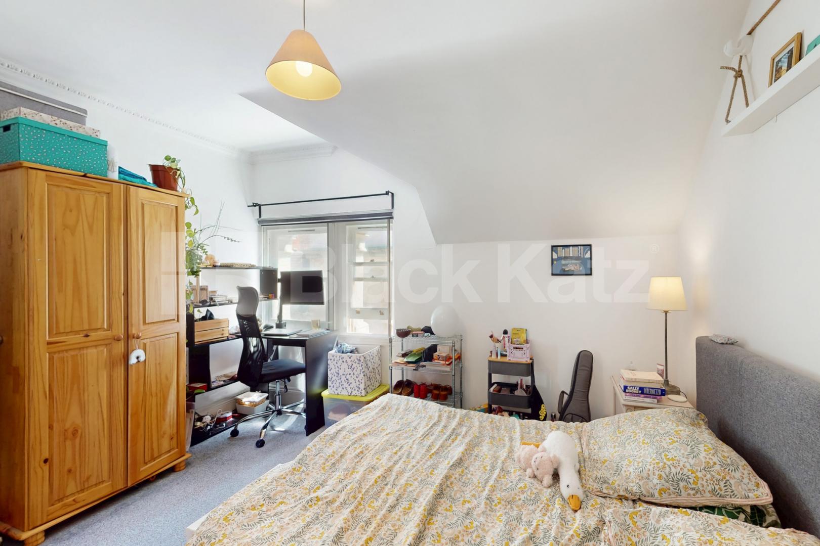 perfectly located within the financial district in City Of London area Cornhill, City Of London